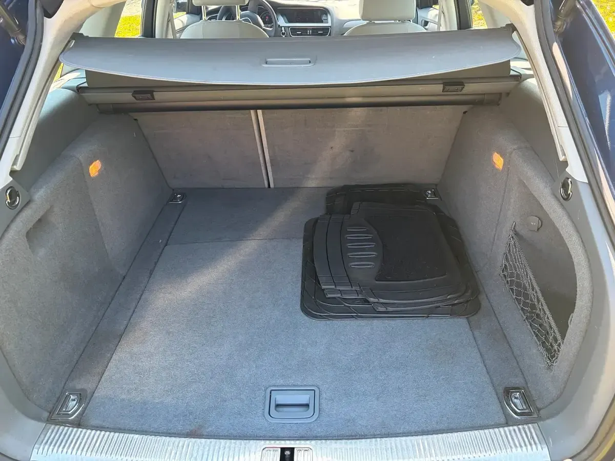 Gebraucht Audi A4 142 PS (104 kW) 2012 Blau Kombi