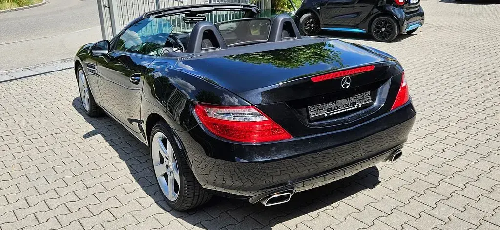 Gebraucht Mercedes SLK300 245 PS (180 kW) 2015 Schwarz Cabrio