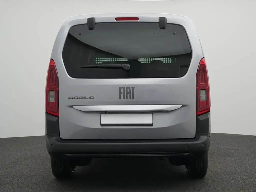 Neu Fiat Doblò 131 PS (96 kW) 2026 Maestro grau Van / Kleinbus