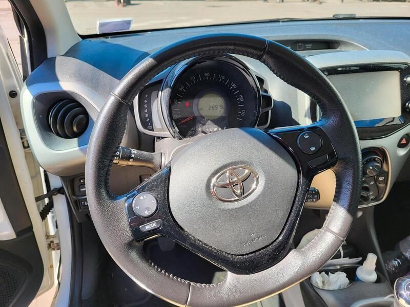 Weiß Gebraucht 2018 Toyota Aygo Team Kleinwagen | 8.500 € (Guter Preis) - Bild 1/4