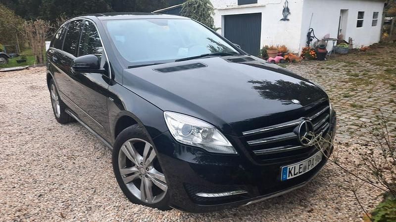 Schwarz Gebraucht 2011 Mercedes R300 Van / Kleinbus | 10.900 € (Etwas zu teuer) - Bild 1/4