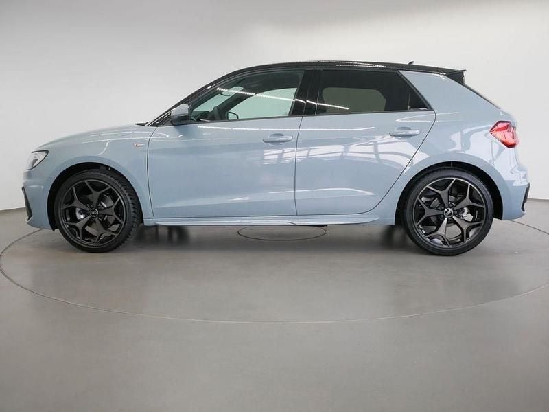 Neu Audi A1 Sportback S-Line 150 PS (110 kW) 2026 Pfeilgrau perleffekt Kleinwagen