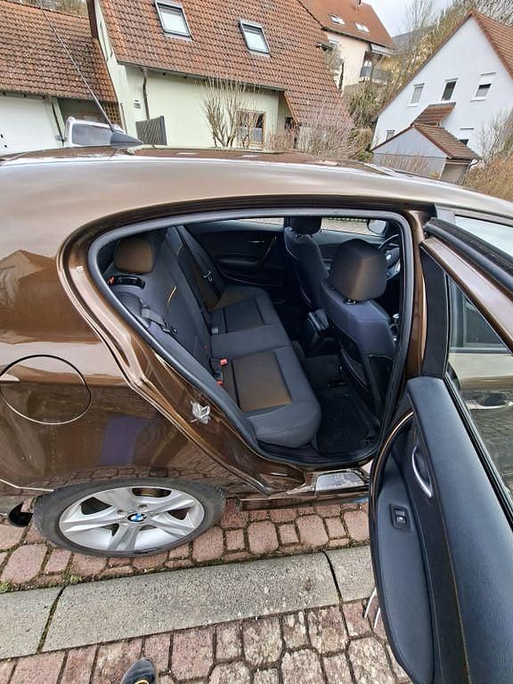 Gebraucht BMW 120 Performance 177 PS (130 kW) 2011 Braun Kleinwagen