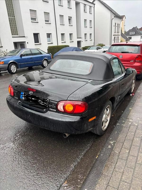 Second-hand Mazda MX5 101 CP (74 kW) 2000 Albastru Cabrio
