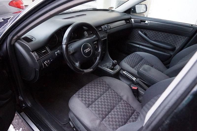 Gebraucht Audi A6 170 PS (125 kW) 2003 Schwarz Limousine