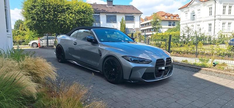 Grau Gebraucht 2023 BMW M4 Cabriolet Competition Edition Cabrio | 84.500 € (Fairer Preis) - Bild 1/4