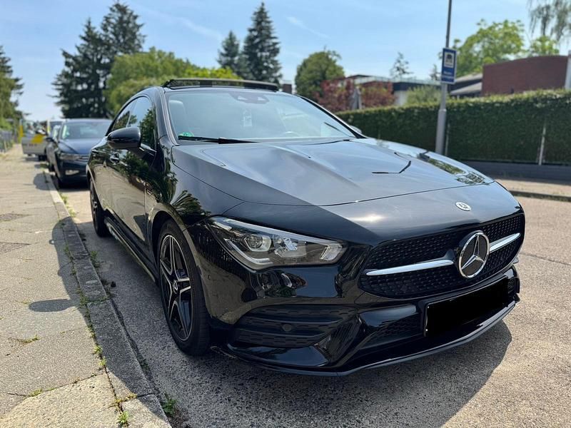 Schwarz Gebraucht 2021 Mercedes CLA200 AMG line Limousine | 27.300 € (Fairer Preis) - Bild 1/4
