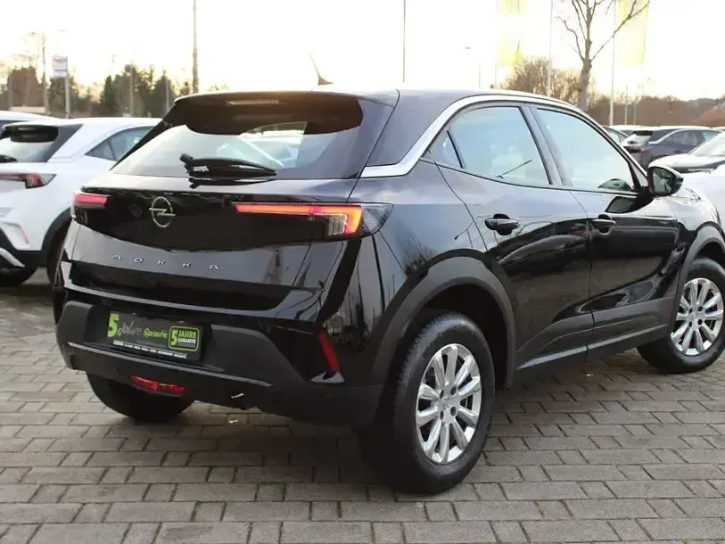 Usado Opel Mokka Edition 101 HP (74 kW) 2023 Preto SUV