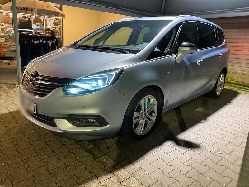 Silber Gebraucht 2016 Opel Zafira Van / Kleinbus | 8.500 € (Superpreis) - Bild 1/4