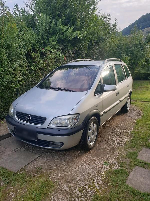Silber Gebraucht 2002 Opel Zafira Van / Kleinbus | 899 € (Superpreis) - Bild 1/4