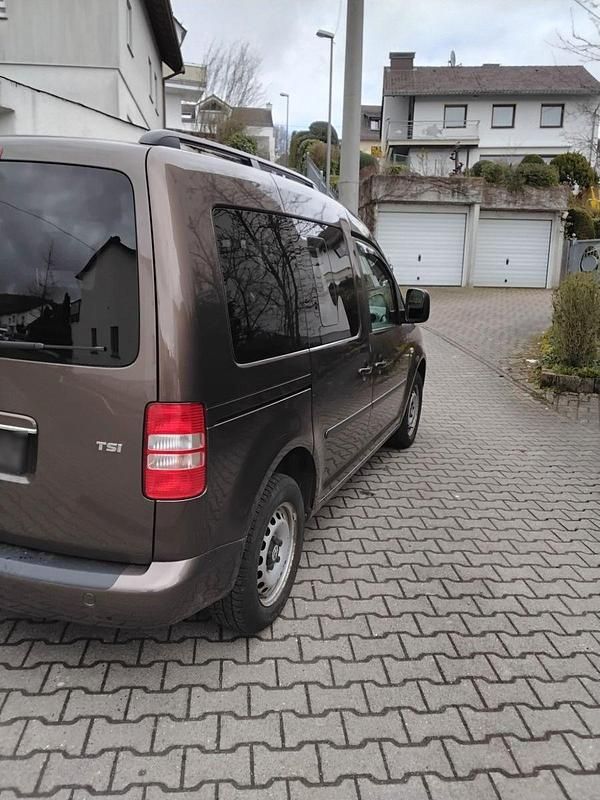 Gebraucht VW Caddy Comfortline 105 PS (77 kW) 2011 Braun Van / Kleinbus