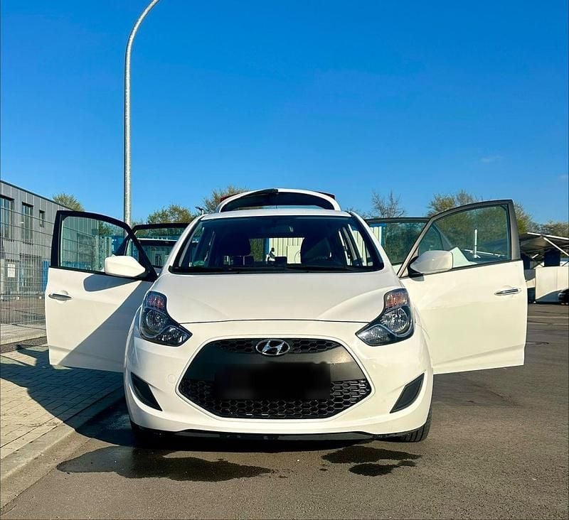 Gebraucht Hyundai ix20 Classic 90 PS (66 kW) 2015 Schwarz Kleinwagen