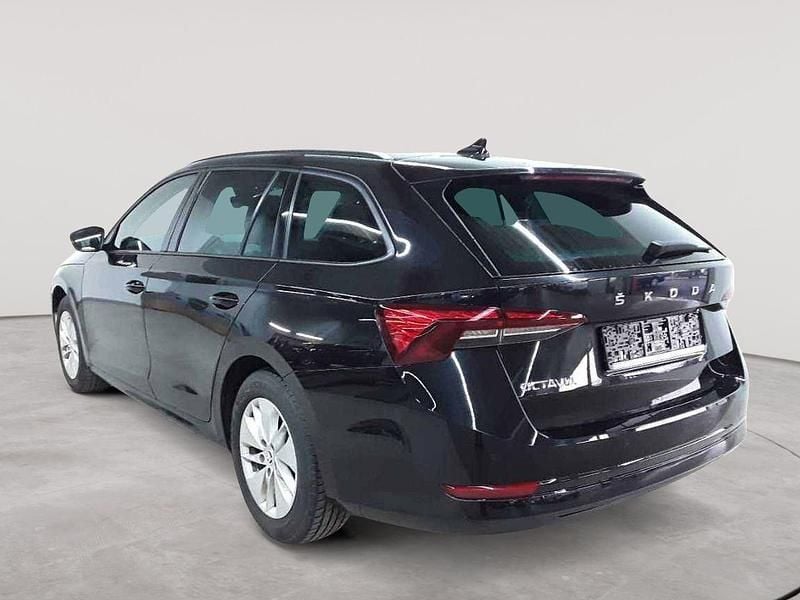 Gebraucht Skoda Octavia Ambition 150 PS (110 kW) 2022 Blackmagic perleffekt Kombi