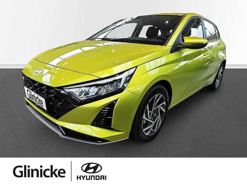 Gelb Gebraucht 2024 Hyundai i20 Trend Limousine | 22.790 € (Teuer) - Bild 1/4