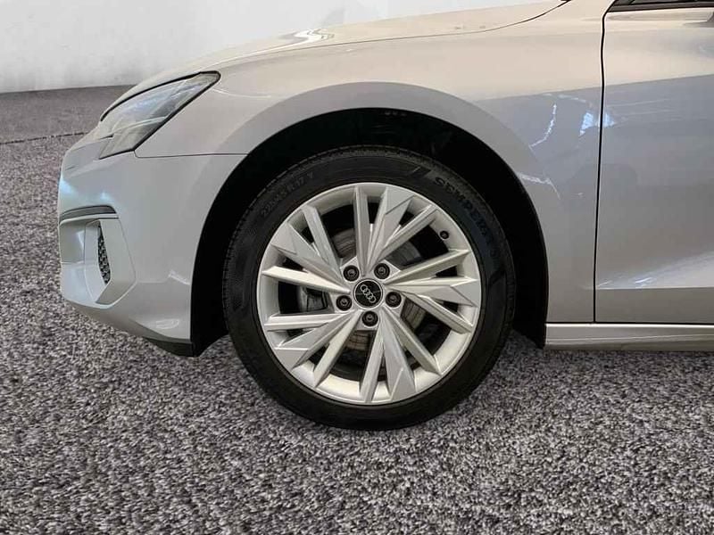 Gebraucht Audi A3 Ambiente 150 PS (110 kW) 2022 Silber Limousine