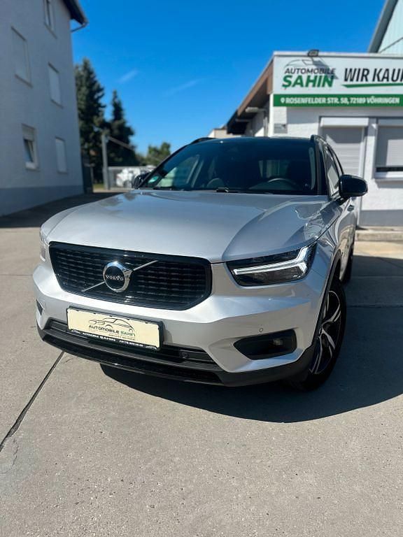 Silber Gebraucht 2019 Volvo XC40 R-Design SUV | 23.990 € (Superpreis) - Bild 1/4