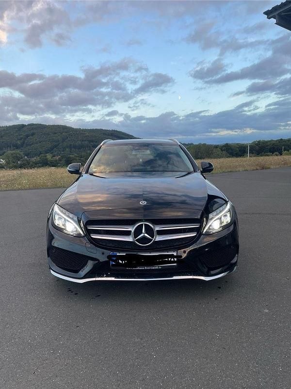Gebraucht Mercedes C220 AMG line 170 PS (125 kW) 2017 Schwarz Kombi