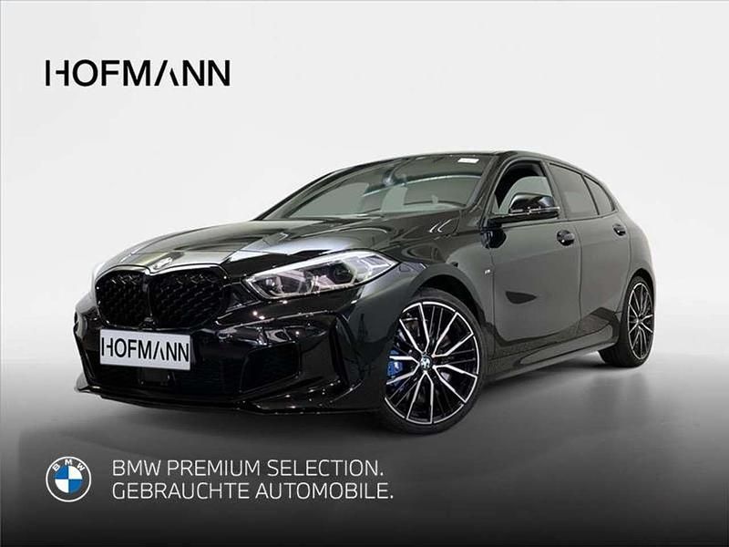 Saphirschwarz metallic Gebraucht 2021 BMW M1 M Sport Coupé | 32.428 € (Fairer Preis) - Bild 1/4