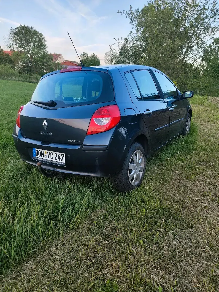 Gebraucht Renault Clio III 88 PS (64 kW) 2006 Grau Kleinwagen