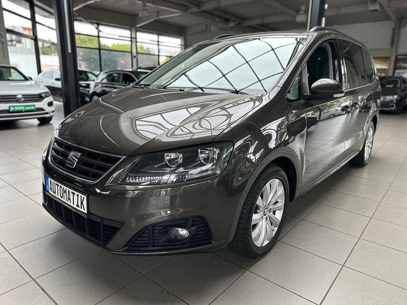 Braun Gebraucht 2016 Seat Alhambra Style Van / Kleinbus | 17.890 € (Etwas zu teuer) - Bild 1/4