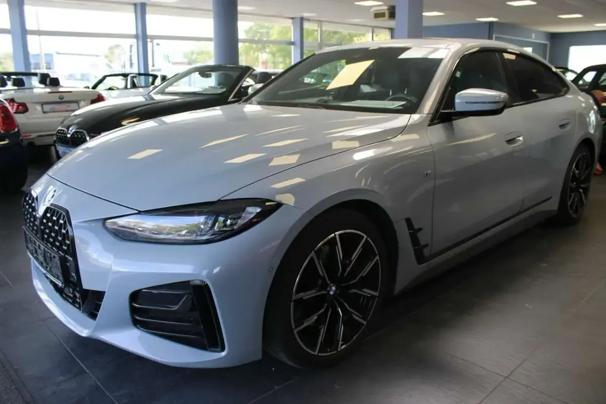 Gebraucht BMW 430 M Sport 245 PS (180 kW) 2023 M brooklyn grau metallic Coupé