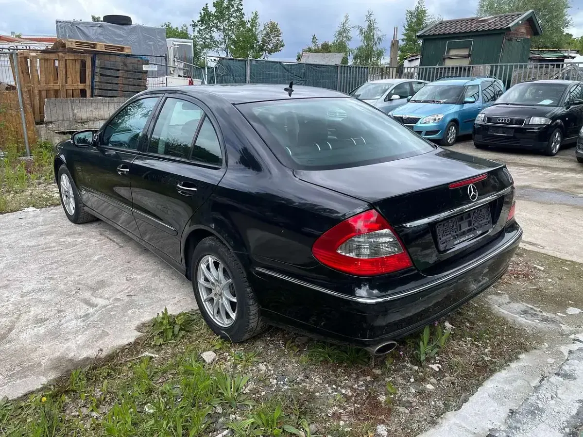 Gebraucht Mercedes E350 272 PS (200 kW) 2008 Obsidianschwarz  metalliclack Limousine