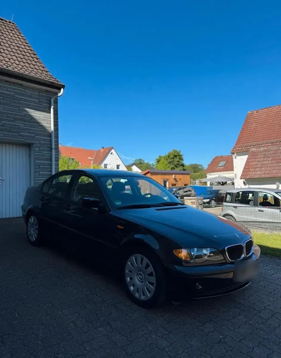 Gebraucht BMW 318 143 PS (105 kW) 2001 Schwarz Limousine