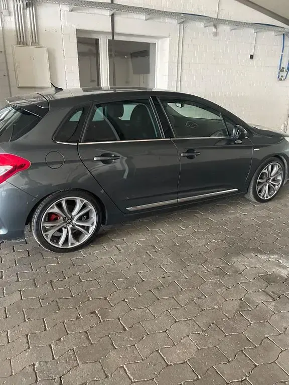 Gebraucht Citroën C4 Exclusive 120 PS (88 kW) 2012 Schwarz Limousine
