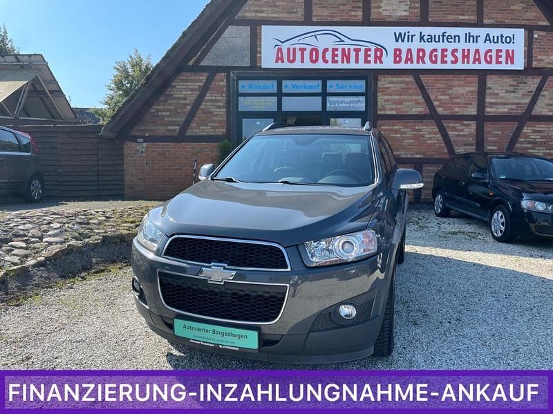 Grau Gebraucht 2012 Chevrolet Captiva LT SUV | 6.999 € (Fairer Preis) - Bild 1/4