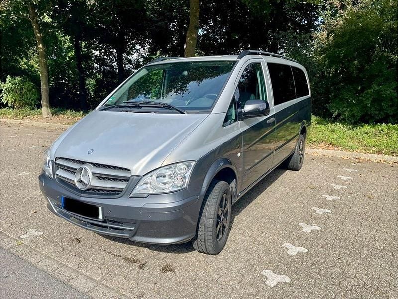 Grau Gebraucht 2009 Mercedes Vito Van / Kleinbus | 10.999 € (Fairer Preis) - Bild 1/4