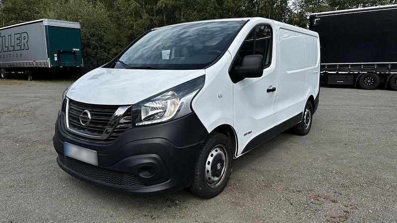 Weiß Gebraucht 2017 Nissan NV300 Van | 6.800 € (Superpreis) - Bild 1/4