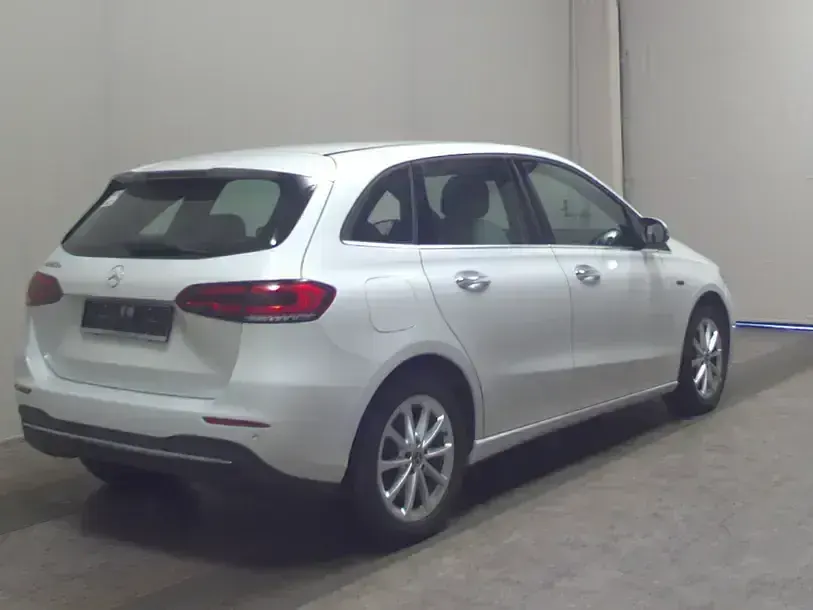 Gebraucht Mercedes B250e Style 218 PS (160 kW) 2021 Weiss Kleinwagen