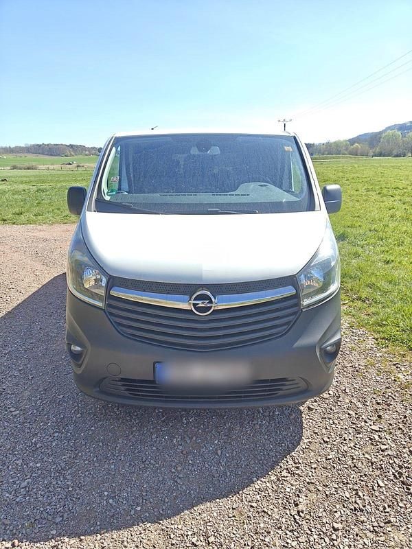 Gebraucht Opel Vivaro 125 PS (91 kW) 2017 Weiß Van / Kleinbus