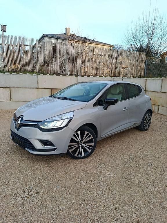 Gebraucht Renault Clio IV Initiale Paris 118 PS (86 kW) 2017 Limousine