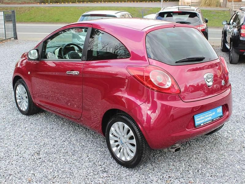 Gebraucht Ford Ka Titanium 69 PS (50 kW) 2011 Funky magenta metallic Kleinwagen
