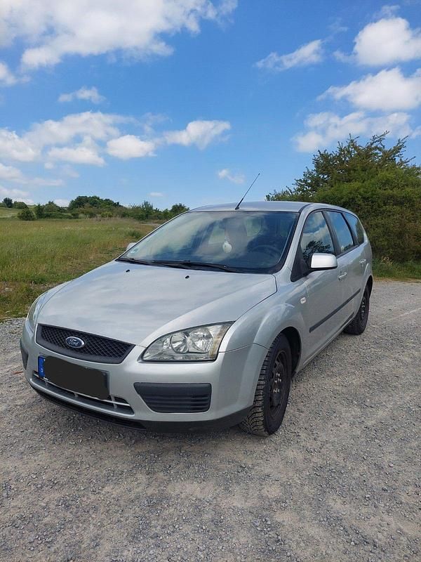 Silber Gebraucht 2007 Ford Focus Kombi | 1.750 € (Guter Preis) - Bild 1/4