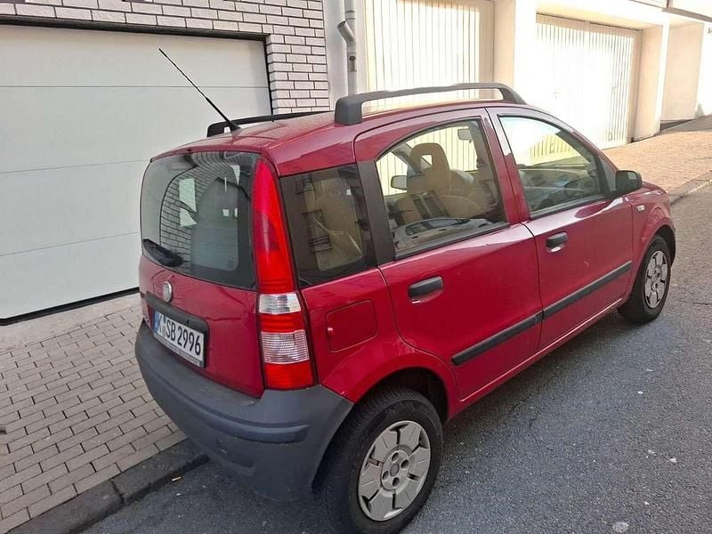 Rot Gebraucht 2009 Fiat Panda Active Kleinwagen | 500 € (Superpreis) - Bild 1/4