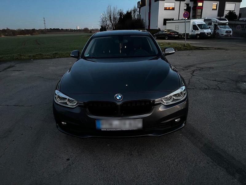 Gebraucht BMW 318 136 PS (100 kW) 2018 Grau Limousine