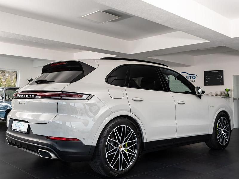 Gebraucht Porsche Cayenne 470 PS (345 kW) 2024 Grau SUV
