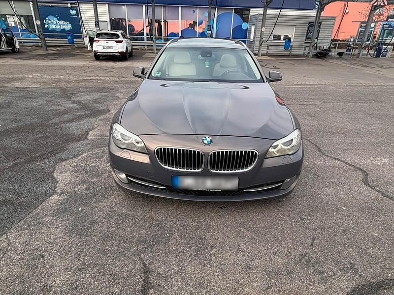 Gebraucht BMW 530 258 PS (189 kW) 2012 Andere farben Kombi