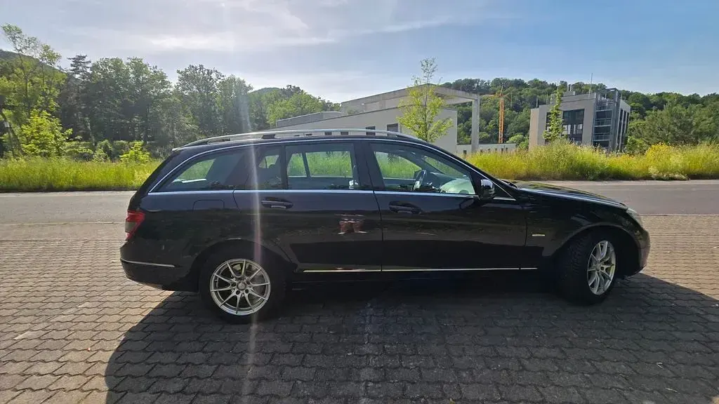 Gebraucht Mercedes C230 Avantgarde 204 PS (150 kW) 2008 Schwarz Limousine