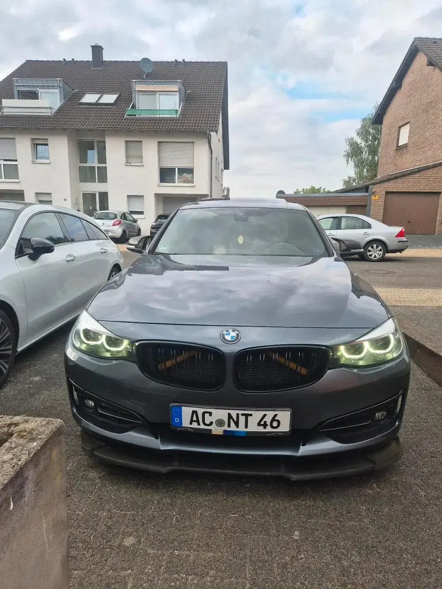 Gebraucht BMW 320 190 PS (139 kW) 2018 Grau Limousine