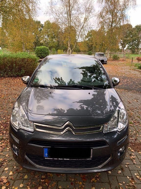 Grau Gebraucht 2013 Citroën C3 PureTech Kleinwagen | 4.500 € (Fairer Preis) - Bild 1/4