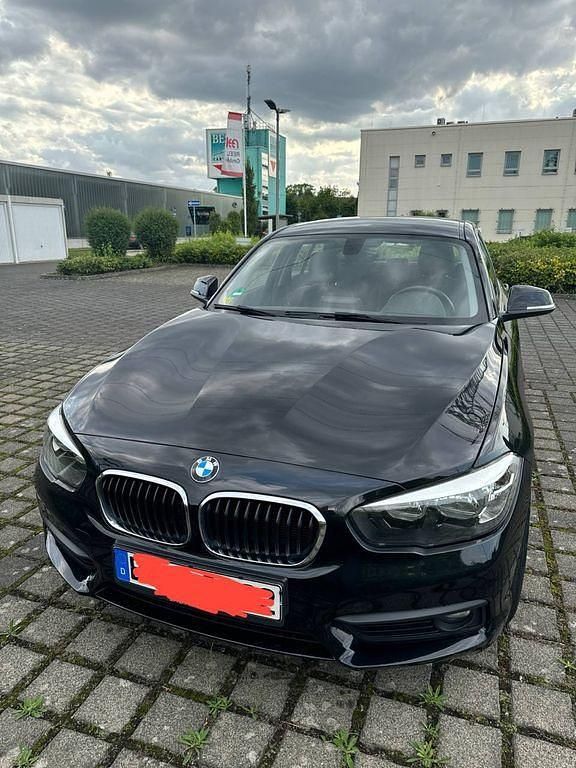 Schwarz Gebraucht 2016 BMW 116 Efficient Dynamics Kleinwagen | 9.700 € (Fairer Preis) - Bild 1/4