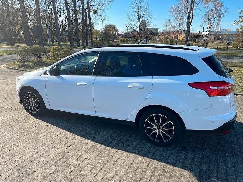 Gebraucht Ford Focus Cool & Connect 120 PS (88 kW) 2018 Weiß Kombi