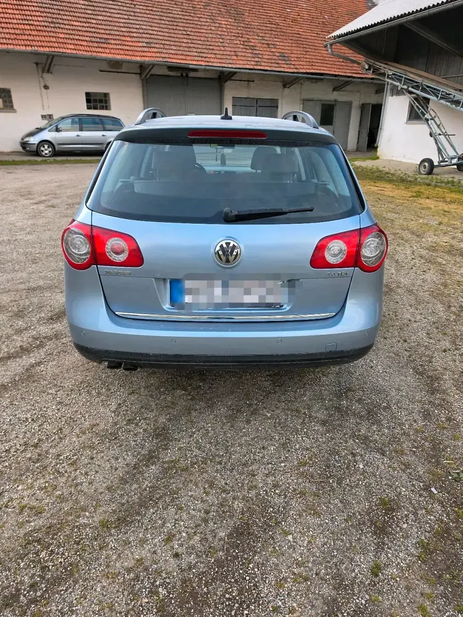 Gebraucht VW Passat 140 PS (102 kW) 2007 Blau Kombi