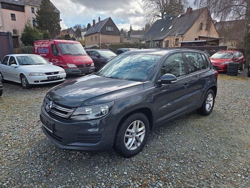 Gebraucht VW Tiguan Trendline 110 PS (80 kW) 2015 Grau SUV