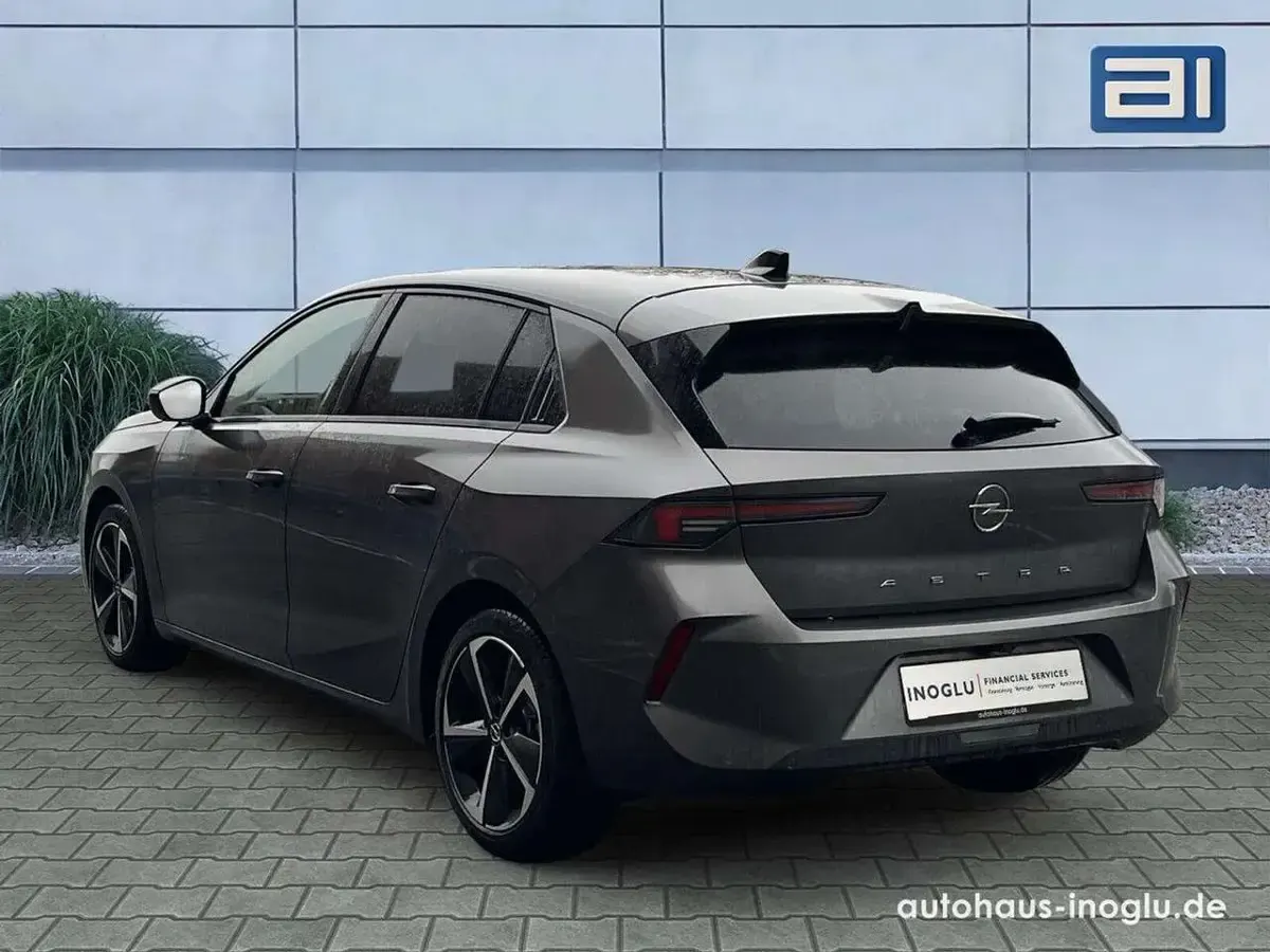 Neu Opel Astra Edition 131 PS (96 kW) 2025 Grau Limousine