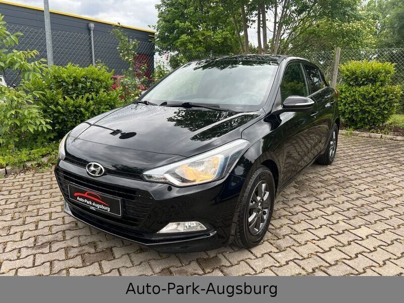 Schwarz Gebraucht 2017 Hyundai i20 YES! Limousine | 8.980 € (Fairer Preis) - Bild 1/4