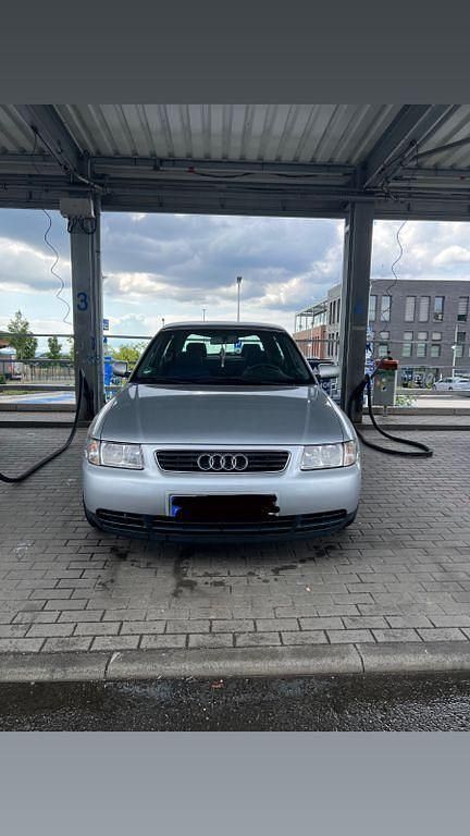 Gebraucht Audi A3 Ambiente 101 PS (74 kW) 1998 Silber Kleinwagen